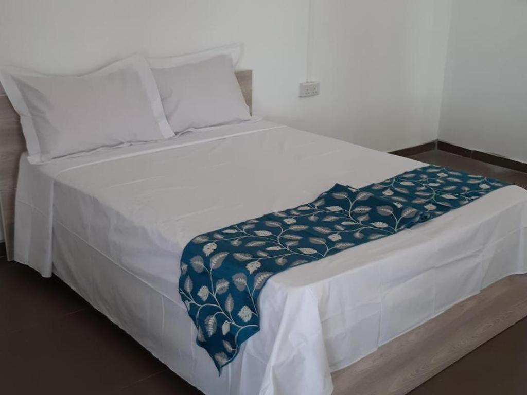 Single Room In Palais Otentik Restaurant N Hotel Pointe aux Canonniers Dış mekan fotoğraf